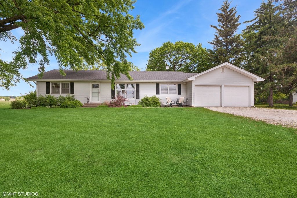 43W888 Hughes Road, Elburn, IL 60119