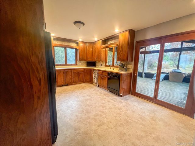 45 Tina Lane, Hopewell Junction, NY 12533