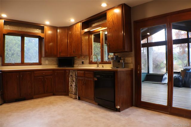 45 Tina Lane, Hopewell Junction, NY 12533