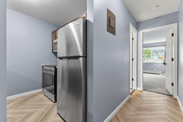 12844 Nicollet Avenue 102, Burnsville, MN 55337