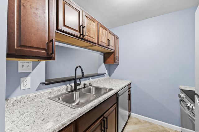 12844 Nicollet Avenue 102, Burnsville, MN 55337