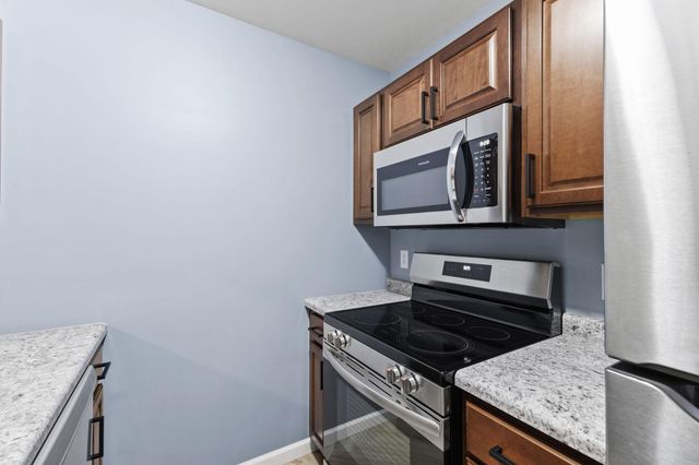 12844 Nicollet Avenue 102, Burnsville, MN 55337