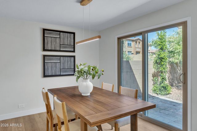 1010 E LOIS Lane, Phoenix, AZ 85020