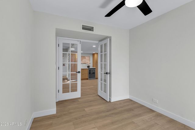 1010 E LOIS Lane, Phoenix, AZ 85020