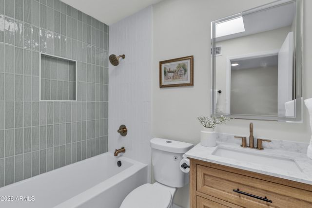 1010 E LOIS Lane, Phoenix, AZ 85020