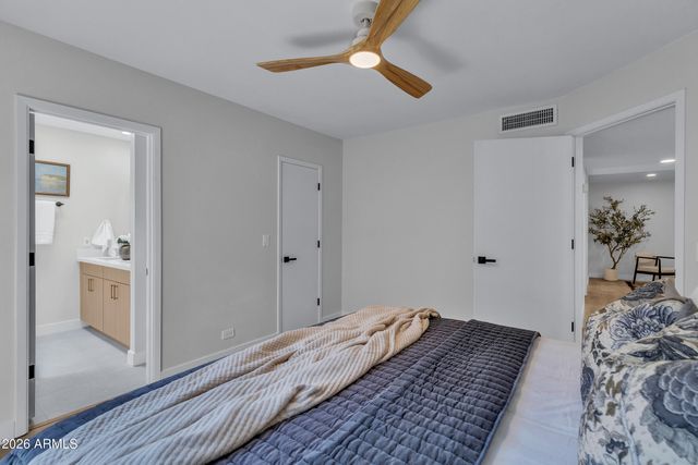 1010 E LOIS Lane, Phoenix, AZ 85020