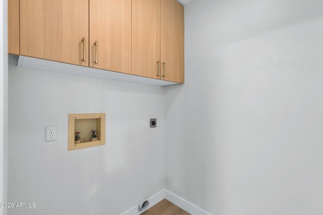 1010 E LOIS Lane, Phoenix, AZ 85020