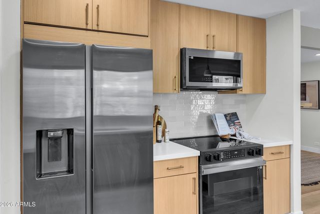 1010 E LOIS Lane, Phoenix, AZ 85020