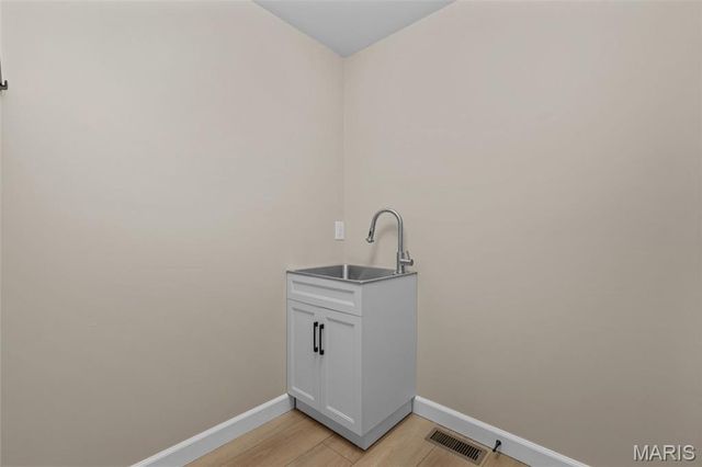 29 Salsibury Court, Lake St Louis, MO 63367