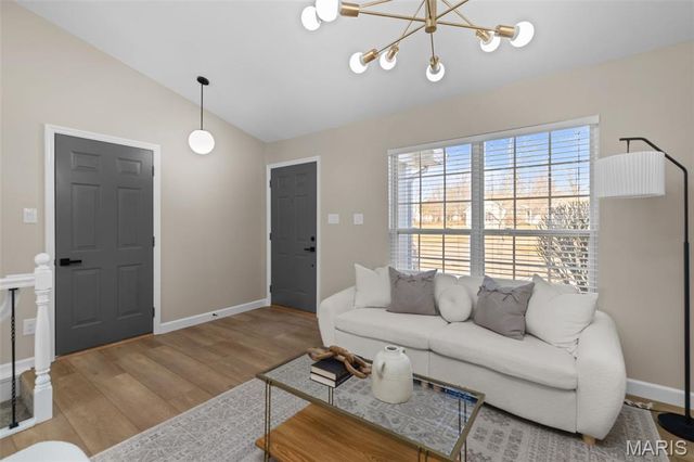 29 Salsibury Court, Lake St Louis, MO 63367