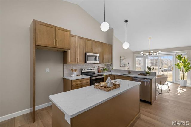 29 Salsibury Court, Lake St Louis, MO 63367