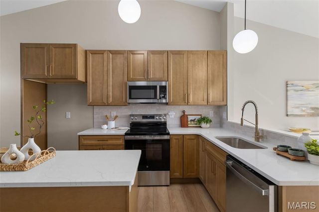 29 Salsibury Court, Lake St Louis, MO 63367