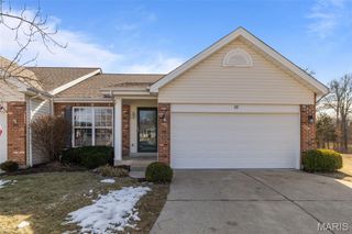 29 Salsibury Court, Lake St Louis, MO 63367