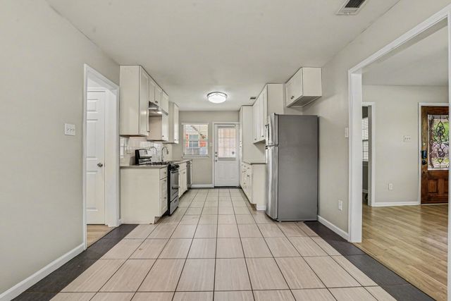 1125 Waweenoc Avenue, Dallas, TX 75216