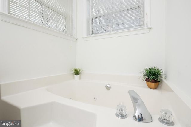 326 S CAROLINA RD, Stevensville, MD 21666