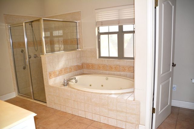 1128 Saddle Club Dr, Kerrville, TX 78028