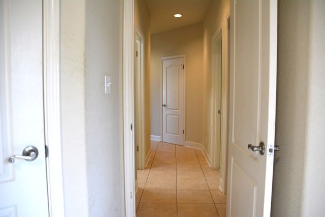 1128 Saddle Club Dr, Kerrville, TX 78028