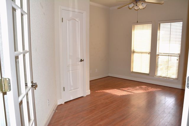 1128 Saddle Club Dr, Kerrville, TX 78028