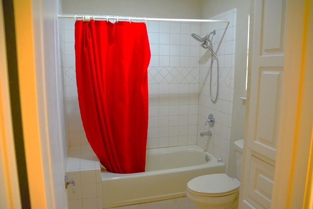 1128 Saddle Club Dr, Kerrville, TX 78028