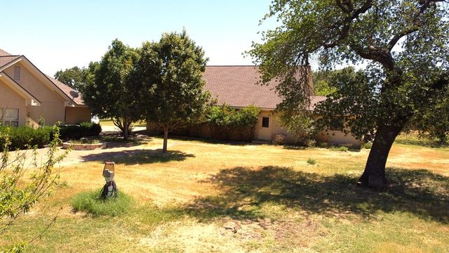 1128 Saddle Club Dr, Kerrville, TX 78028