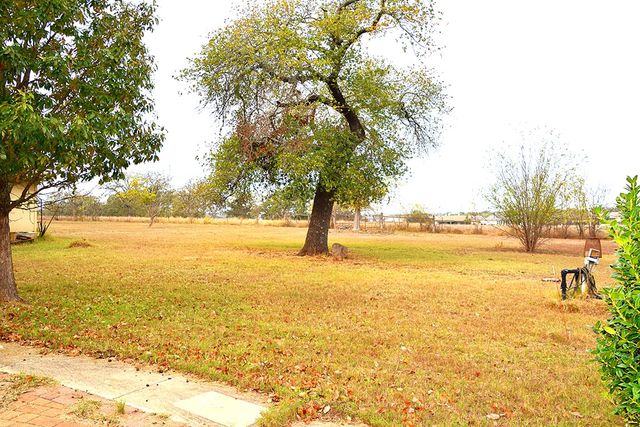 1128 Saddle Club Dr, Kerrville, TX 78028