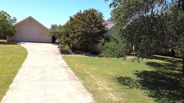 1128 Saddle Club Dr, Kerrville, TX 78028