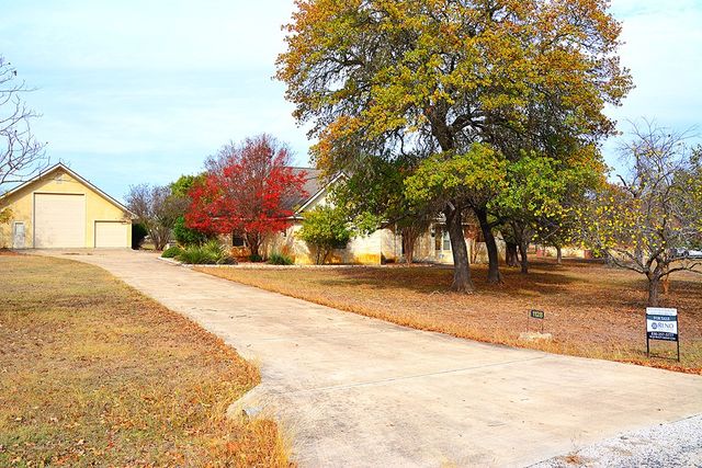 1128 Saddle Club Dr, Kerrville, TX 78028