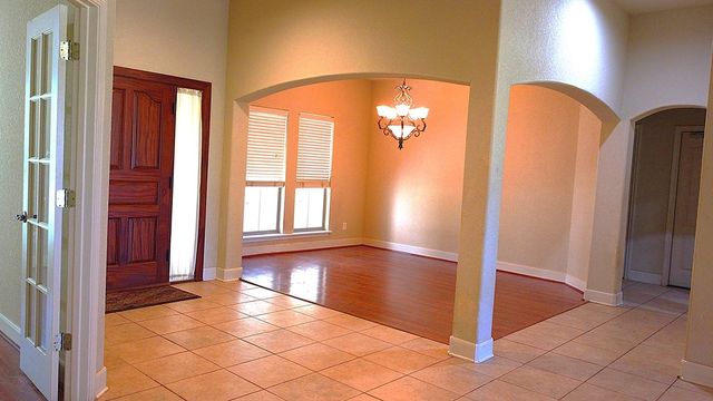 1128 Saddle Club Dr, Kerrville, TX 78028