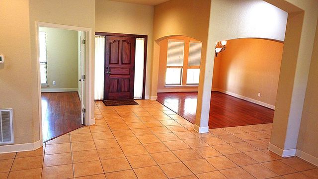 1128 Saddle Club Dr, Kerrville, TX 78028