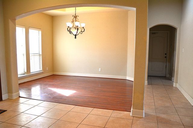 1128 Saddle Club Dr, Kerrville, TX 78028