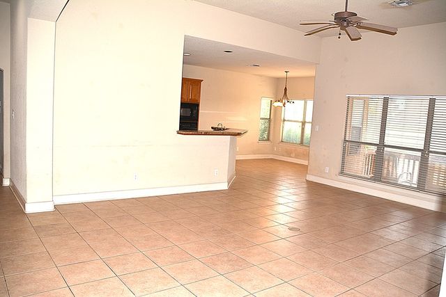 1128 Saddle Club Dr, Kerrville, TX 78028