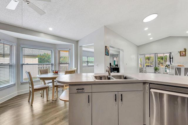 5304 72ND STREET E, Bradenton, FL 34203