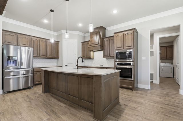 2021 Crystal Palace Boulevard, Alvarado, TX 76009