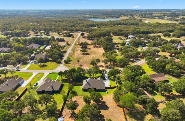 2021 Crystal Palace Boulevard, Alvarado, TX 76009