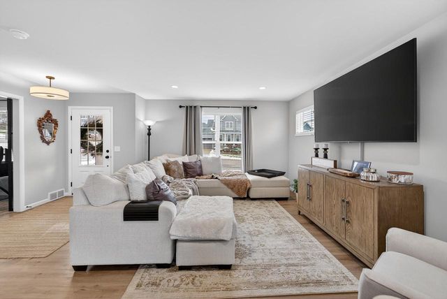 833 Sugar Maple Lane, Verona, WI 53593