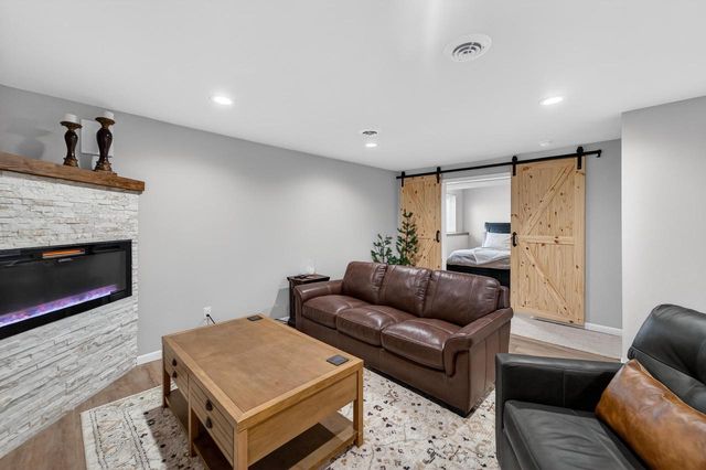 833 Sugar Maple Lane, Verona, WI 53593