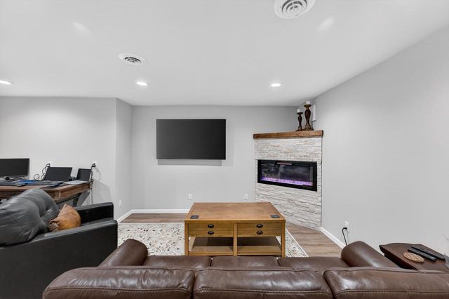 833 Sugar Maple Lane, Verona, WI 53593