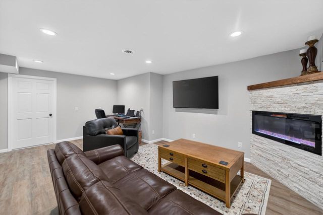 833 Sugar Maple Lane, Verona, WI 53593