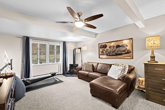 31 Doris Rd, Braintree, MA 02184