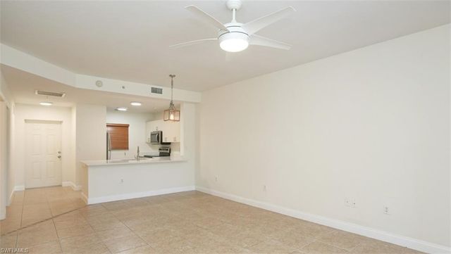 4455 Botanical Place CIR 5-104, Naples, FL 34112