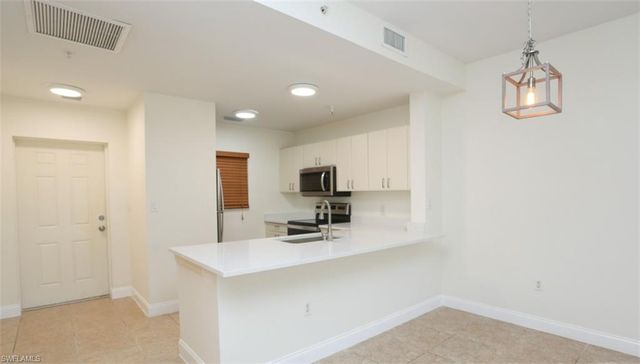 4455 Botanical Place CIR 5-104, Naples, FL 34112