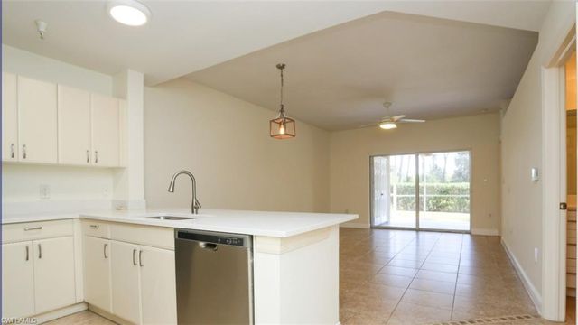 4455 Botanical Place CIR 5-104, Naples, FL 34112