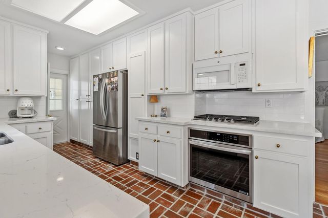 1212 Brady Ave, Modesto, CA 95350