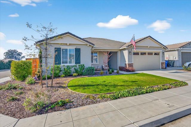 2119 N Applegate Avenue, Fresno, CA 93737