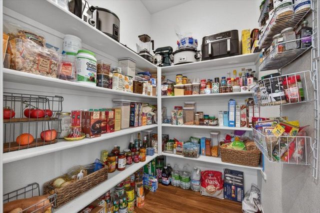 2119 N Applegate Avenue, Fresno, CA 93737