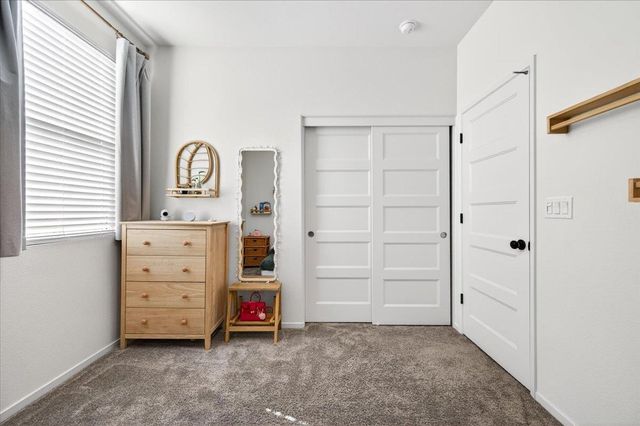 2119 N Applegate Avenue, Fresno, CA 93737