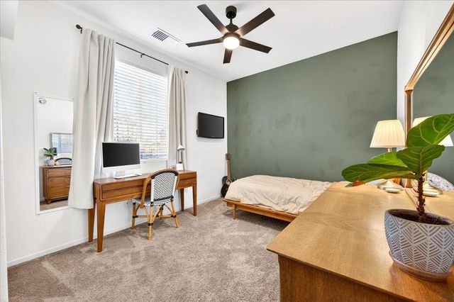 2119 N Applegate Avenue, Fresno, CA 93737