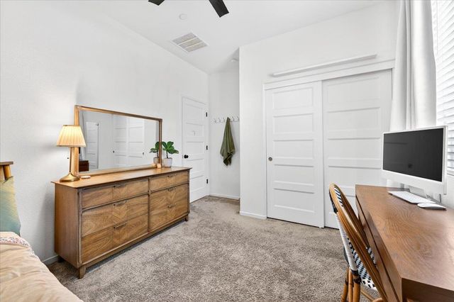 2119 N Applegate Avenue, Fresno, CA 93737