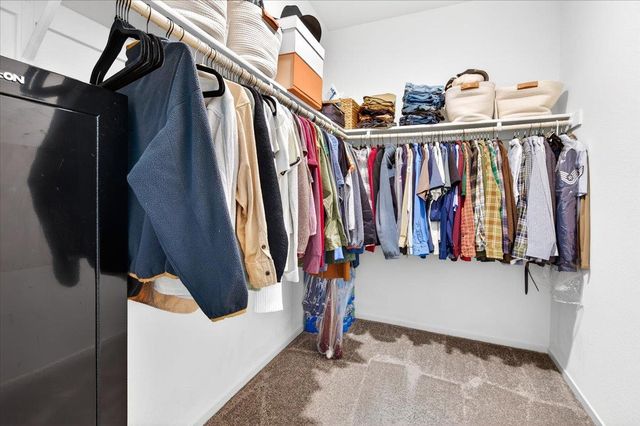 2119 N Applegate Avenue, Fresno, CA 93737