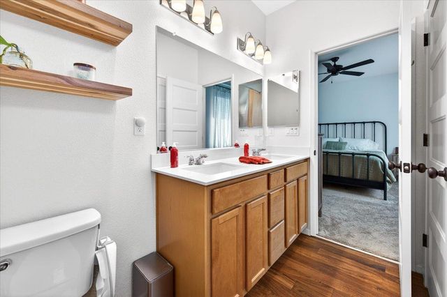 2119 N Applegate Avenue, Fresno, CA 93737